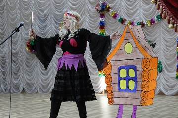 Проживающие Энгельсского дома-интерната побывали в гостях у сказки.